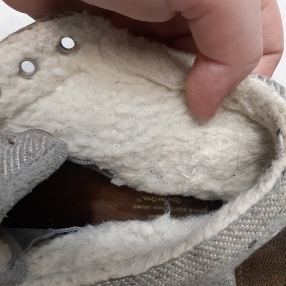 Toms winter boots sherpa lined no laces size 9.5 canvas like material  Gray - Picture 11 of 14